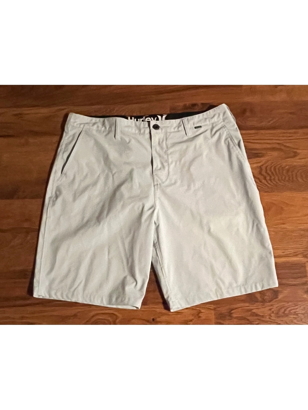 Hurley Men's Light Beige Casual Shorts Size 36